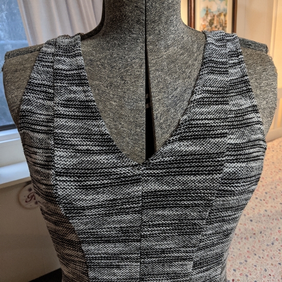 Grey Knit Fitted Short Dress - Picture 5 of 8